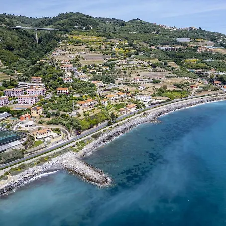 Le Persiane Rosse Cipressa